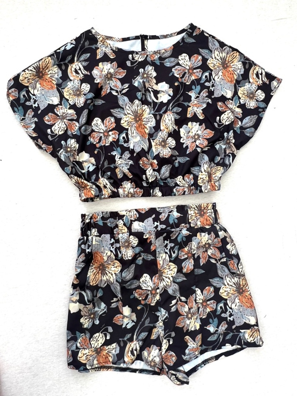 Floral Black Crop Top and Shorts Set - Women's Two-Piece Vacation Travel Summer